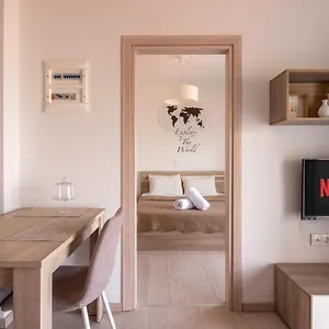 Apartman Minimalist W/ View